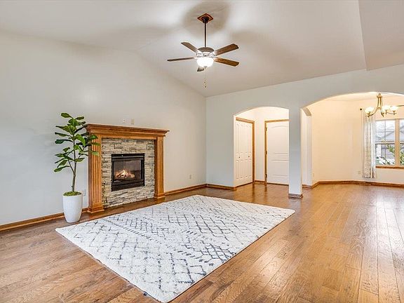 5th image of 2627 N Bluestone Ct