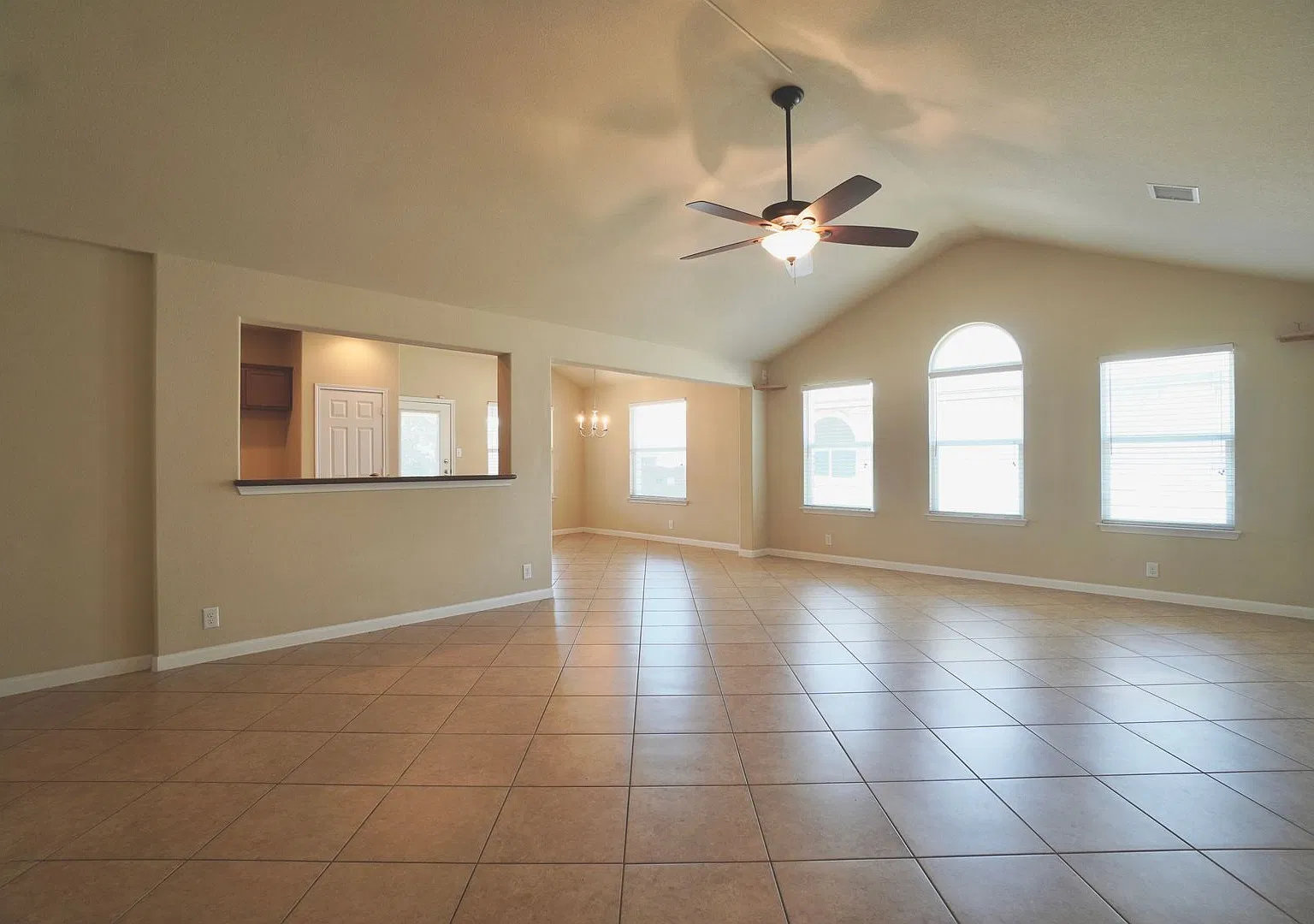 Charming 3 BR / 2 BA Cedar Park Home with Expansive Fenced Backyard — Photo 2