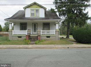 77 E Chestnut St, Bechtelsville, PA 19505