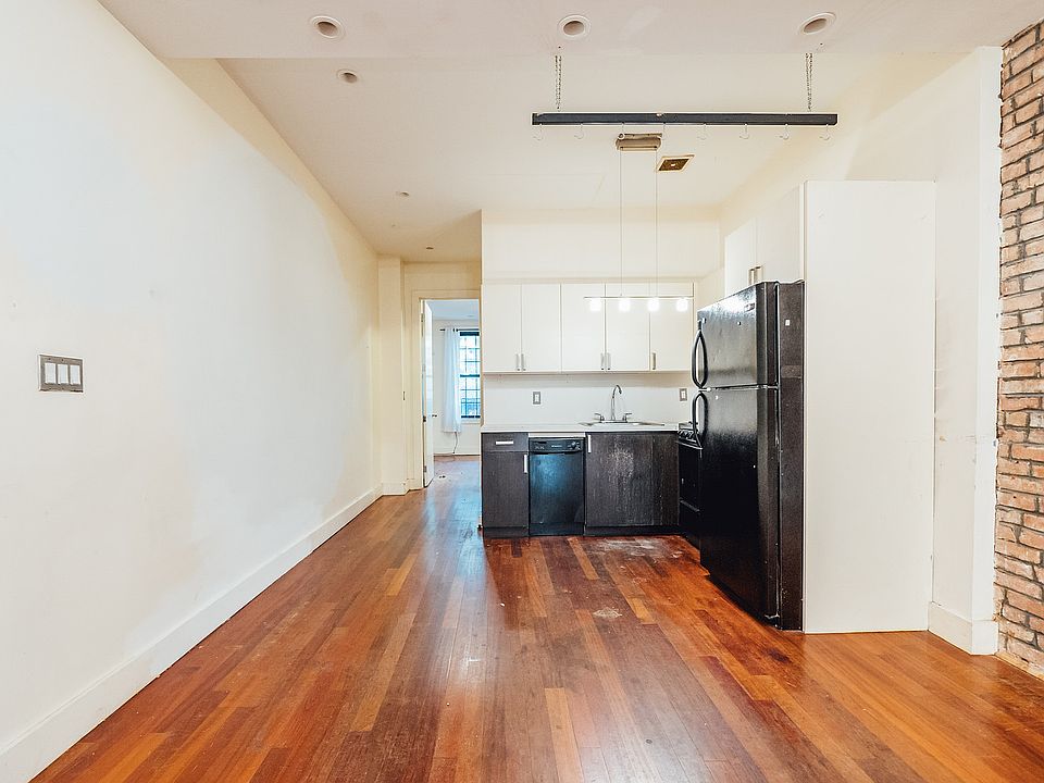 1st image of 187 Stockholm St APT 2R