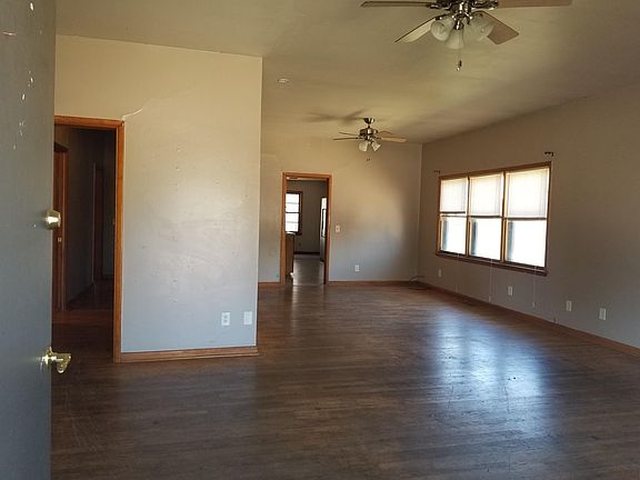 3rd image of 1303 W 4th Ave