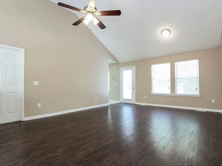 7509 Stonehenge Way — Photo 3