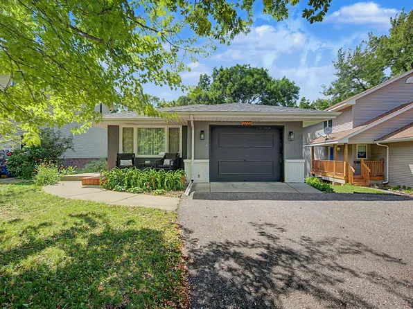 2725 Parkview Blvd, Robbinsdale, MN 55422