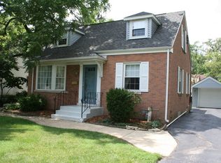 126 Iroquois Dr, Clarendon Hills, IL