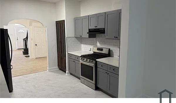 4 bed, 1600 sqft, $2,600 — Photo 2