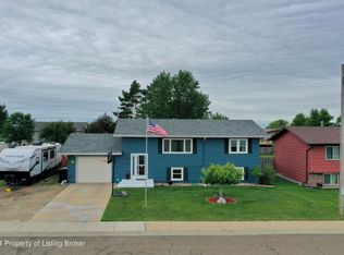 911 23rd St W, Dickinson, ND 58601