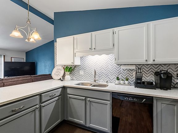 4th image of 807 Worthington Ct