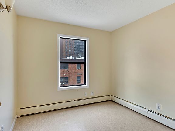 2nd image of 913C Elder Ave #913C