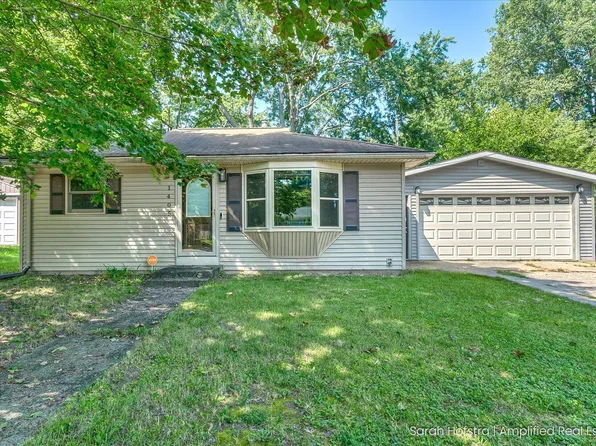 1405 Colgrove Ave, Kalamazoo, MI 49048