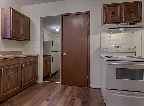 4th image of 4631 Terrace St
