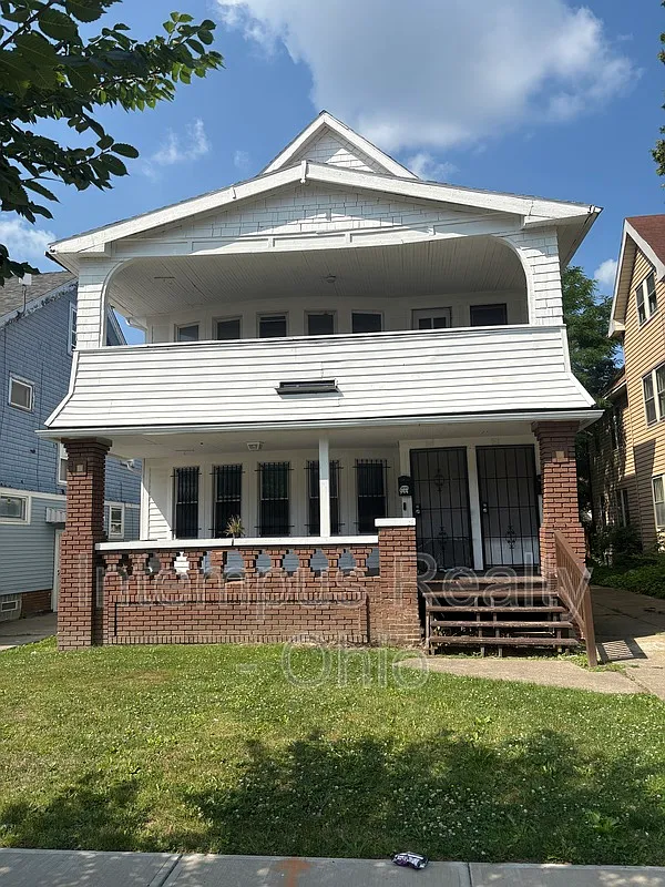 2 bed, 1.0 bath, $697 — Photo 1
