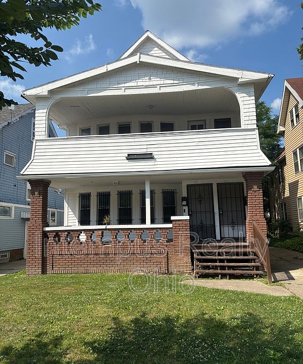 1st image of 942 Eddy Rd #3