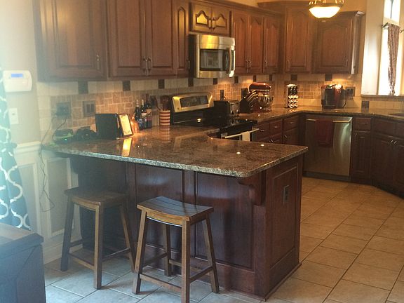 3rd image of 808 Tricolor Dr