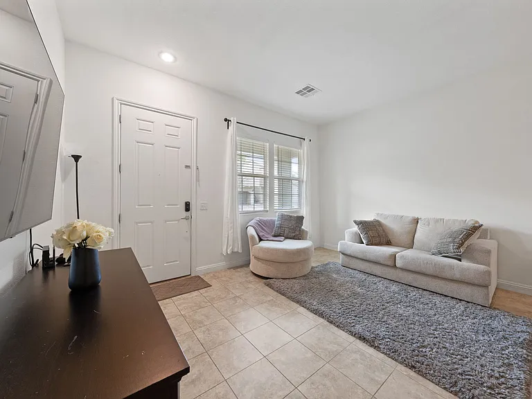 7544 Nicklin St — Photo 12