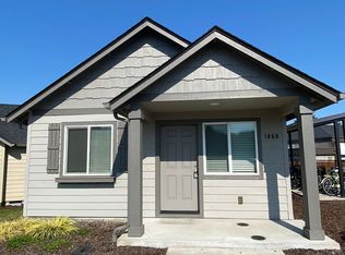 1060 S 2nd St, Cottage Grove, OR 97424