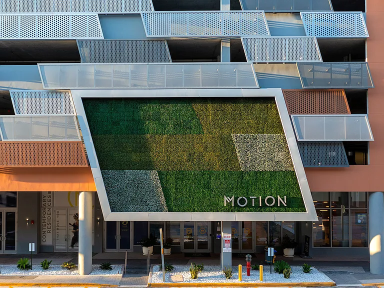 Motion at Dadeland — Photo 32