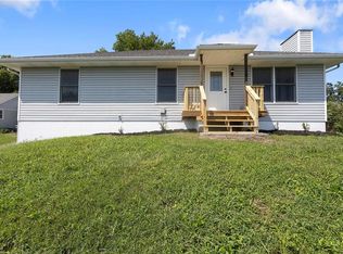 500 S Commercial Ave, Smithville, MO 64089