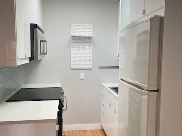 240 Cumberland Street image 4 of 8