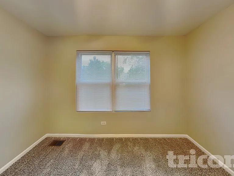 8007 Shady Oak Rd — Photo 10