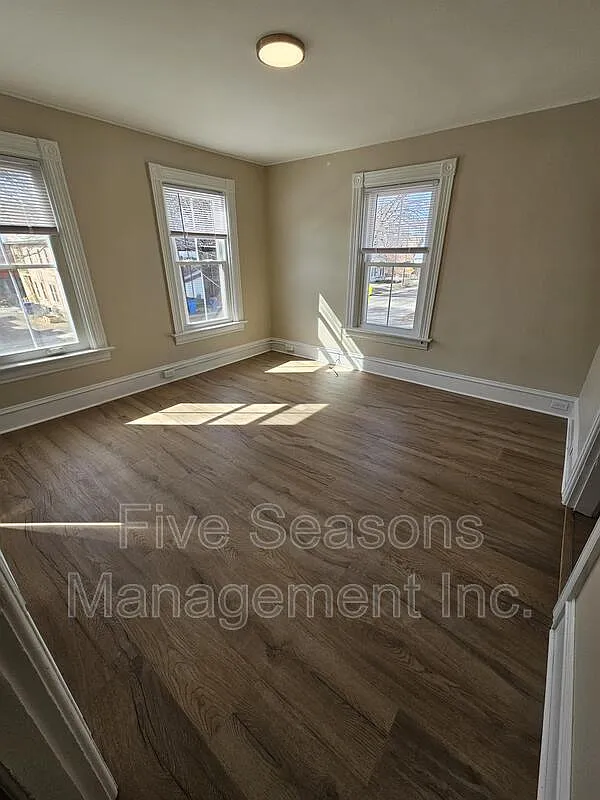 1 bed, 1.0 bath, 500 sqft, $1,500 — Photo 2