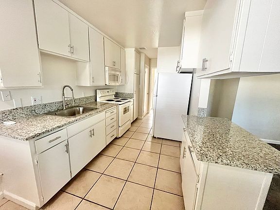 5th image of 4223-31 Robertson Ave #4223