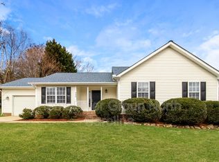 395 Creekview Dr, Kernersville, NC 27284