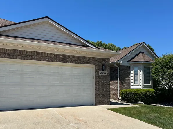 673 Snowbird Cir W, Saint Clair, MI 48079