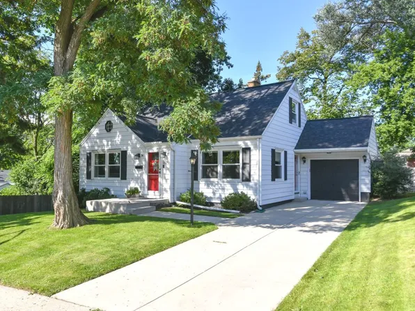 1629 South 95th STREET, West Allis, WI 53214