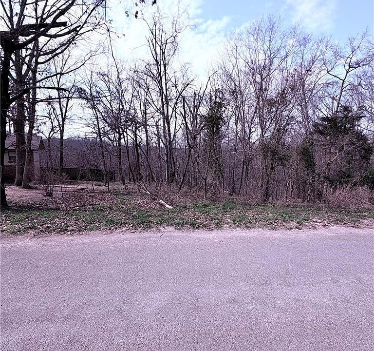 2nd image of Hoyer Ln #16