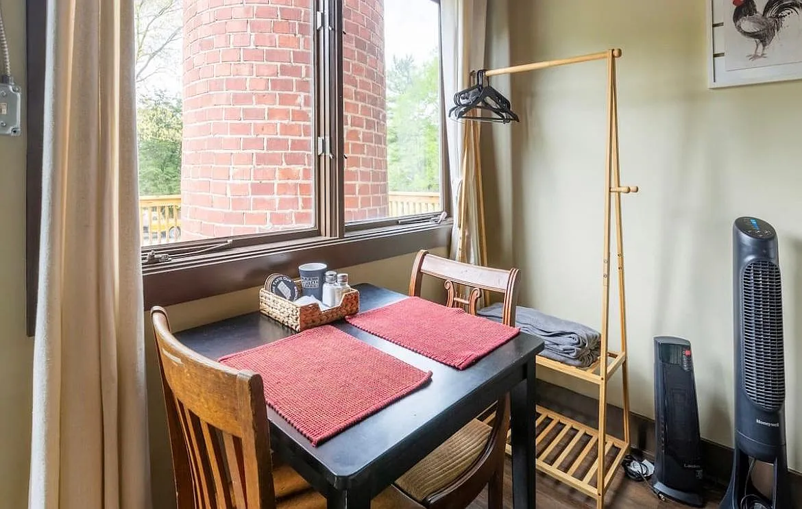 1 bed, 500 sqft, $1,300 — Photo 3