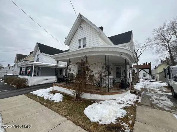 8 McElwain Avenue, Amsterdam, NY 12010