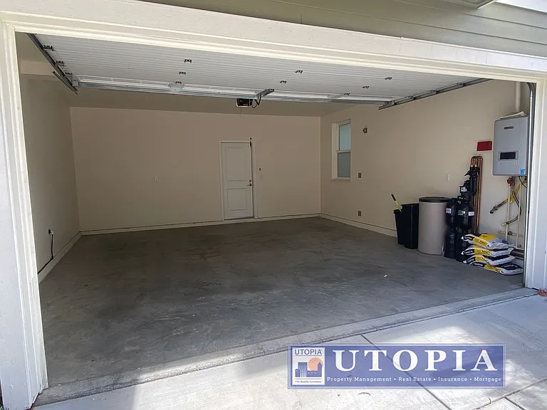 106 Jacobs Ln — Photo 28