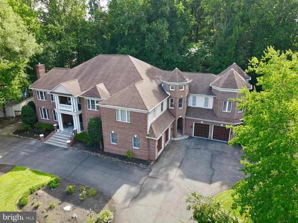 6403 Burke Woods Dr, Burke, VA 22015