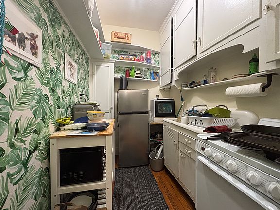 4th image of 125 Marlborough St APT 3