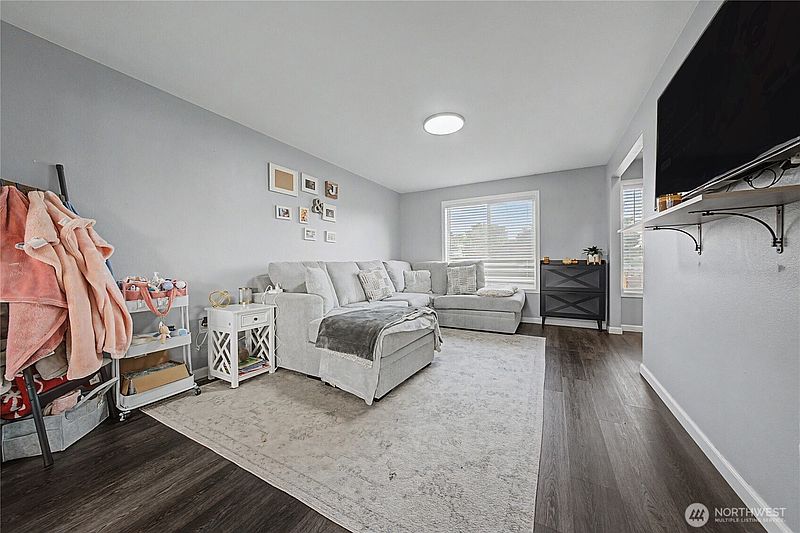 5th image of 1737 W Mockingbird Street