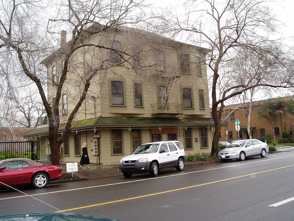 1st image of 1429 28th St APT 4