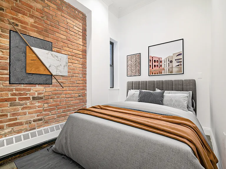326 E 4th St #2B — Photo 3