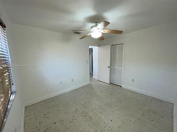 5th image of 301 NW 25th Ct #303