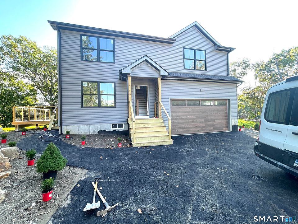 1st image of 205 Red Oak Road
