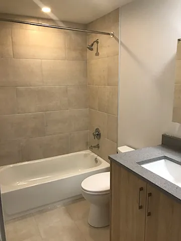 5101 N East River Rd #3H — Photo 5