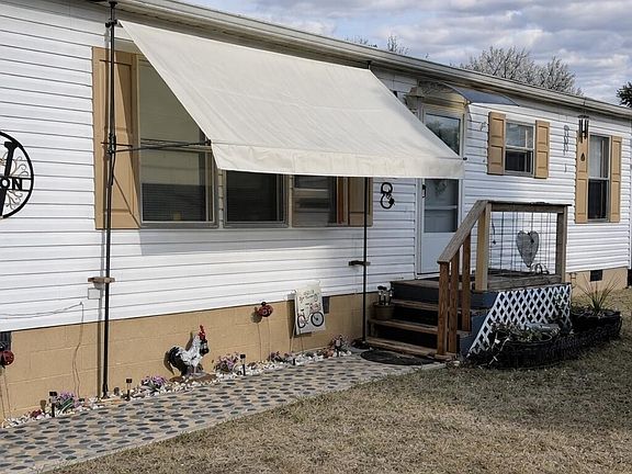 2nd image of 818 Fair St