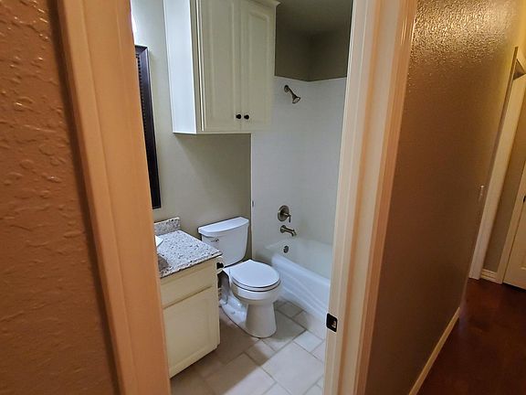3rd image of 6203 Candletree Ct