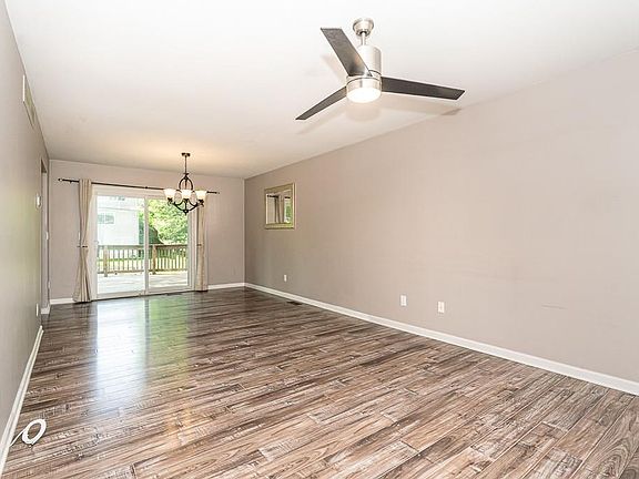 5th image of 668 Sherry Dr