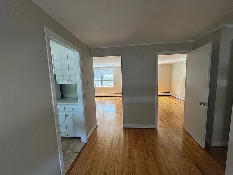 194 Woodrow St #B — Photo 3