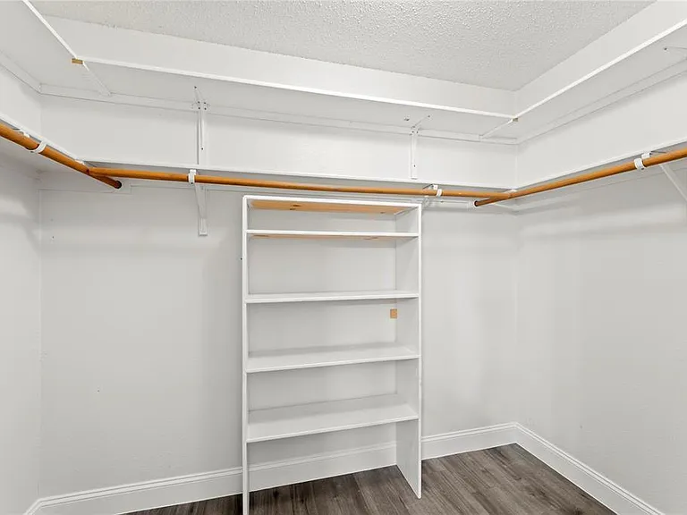 1701 Silverwood Ln — Photo 13