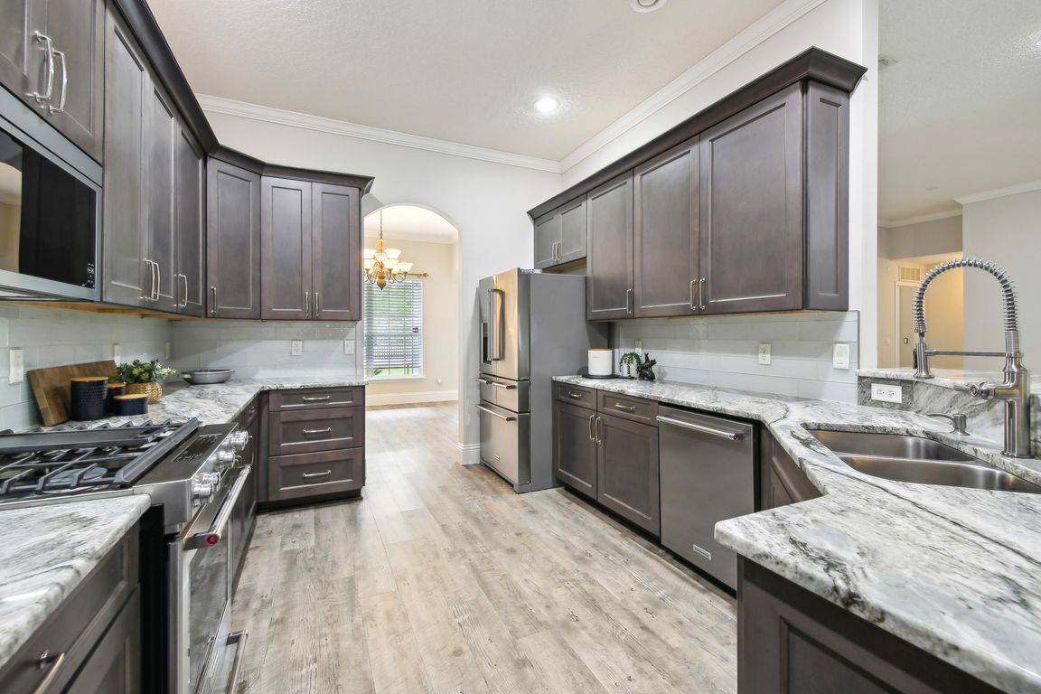 Creighton Ln-016