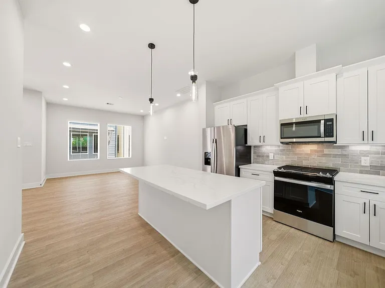 1400 Cedar Post Ln — Photo 2