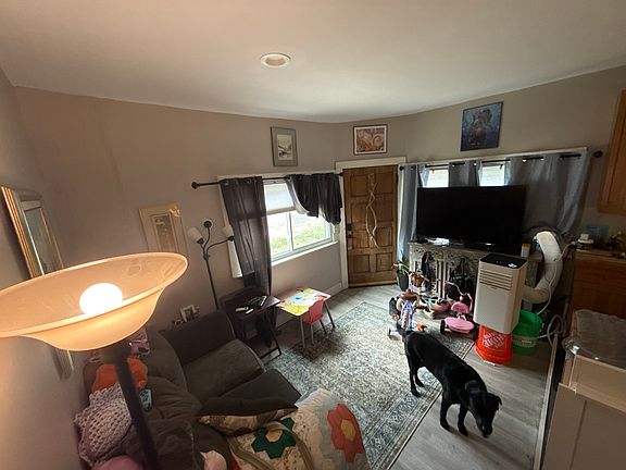 4th image of 2236 Pine St #1