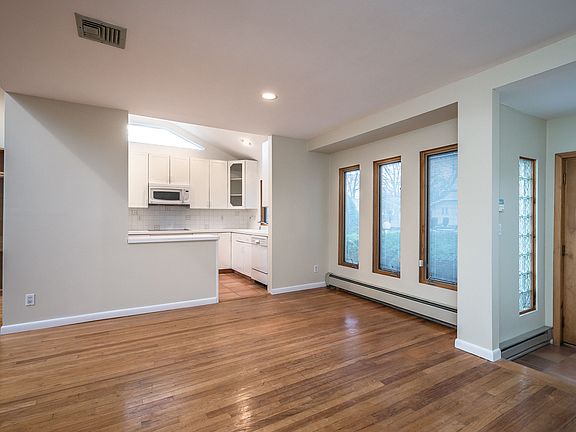 5th image of 1470 Beech Ln