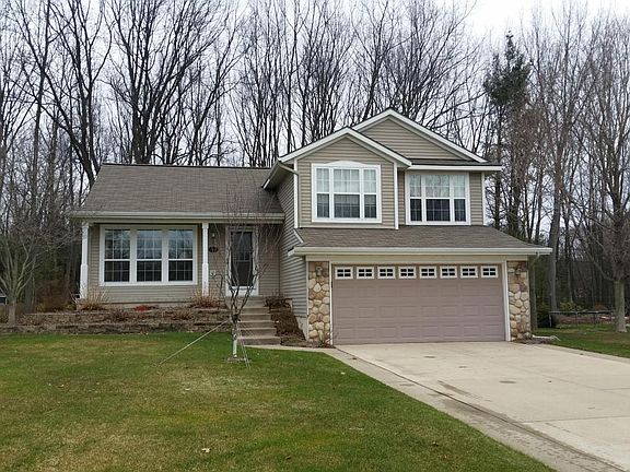 2nd image of 15075 Briarwood St